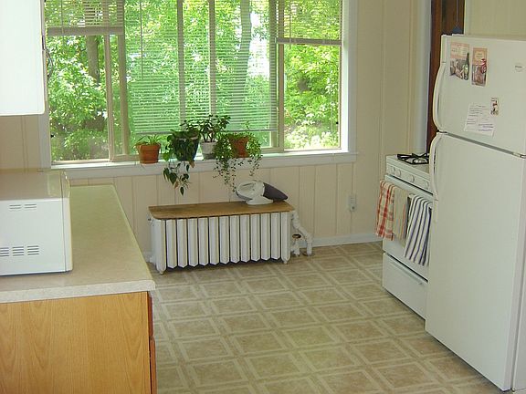 4th image of 861 Dealton St