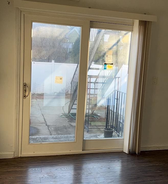 1st image of 31 Trumbull Pl #1
