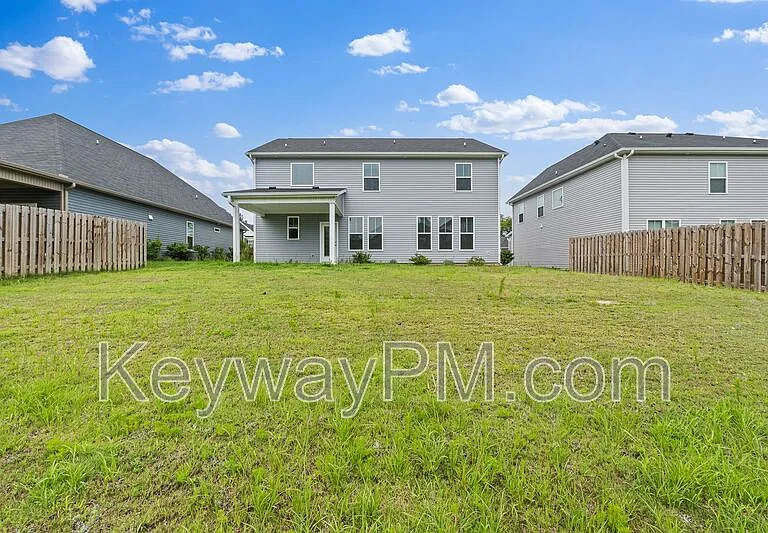 585 Hampton Dr — Photo 31