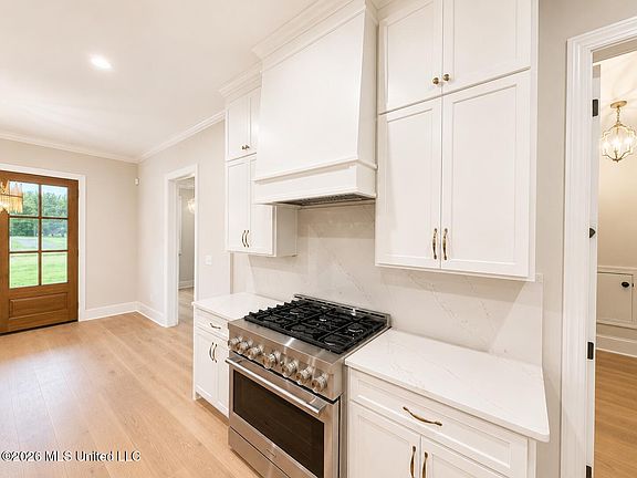 5th image of 5073 Sophia Ln