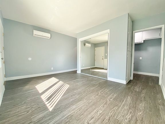 3rd image of 8400-8422 Crenshaw Blvd #3365