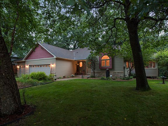 2nd image of 6110 Oakwood Ln