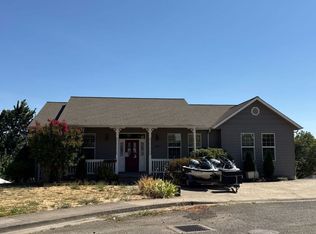 166 NW Mellor Loop, Winston, OR 97496