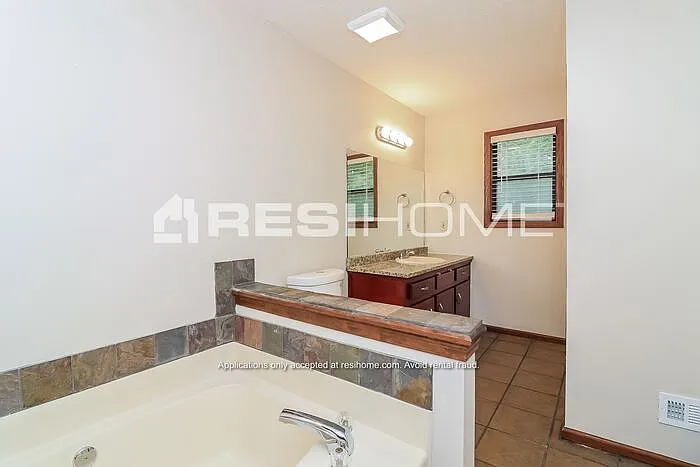 643 Sunshine Trce NW — Photo 13