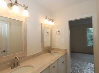 6630 29th St N, Arlington, VA 22213