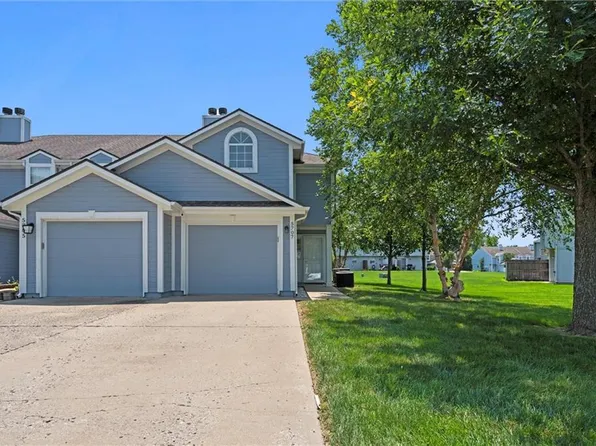 5707 NW Plantation Ln, Lees Summit, MO 64064