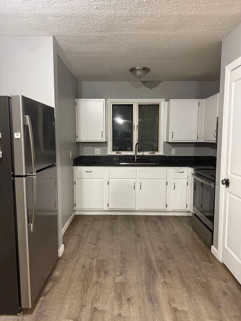 15 River Street Russell MA — Photo 1