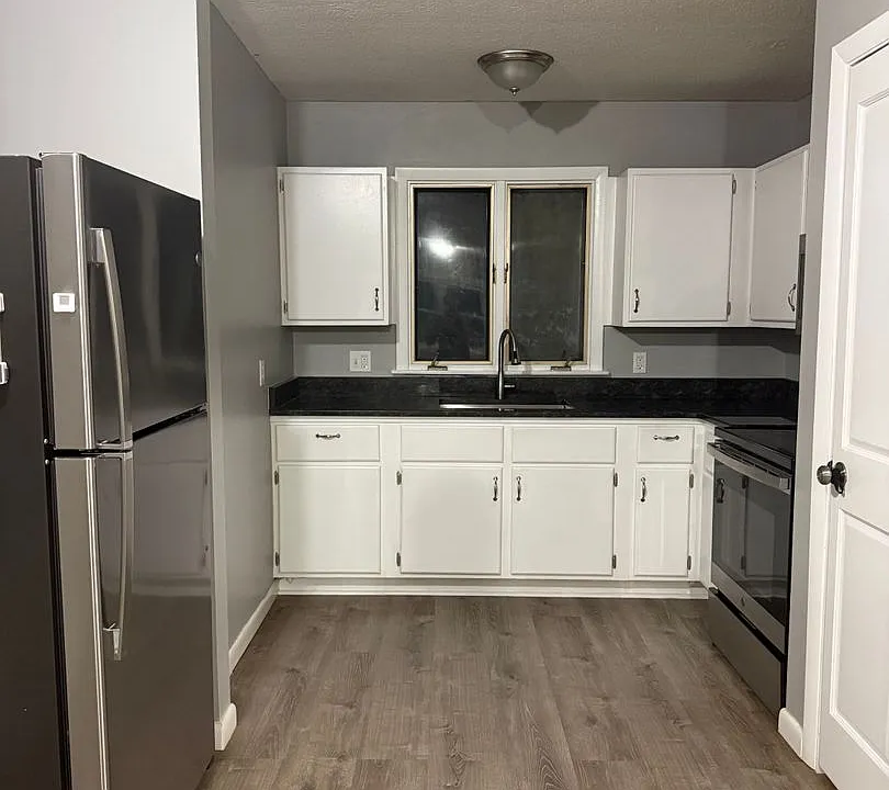15 River St