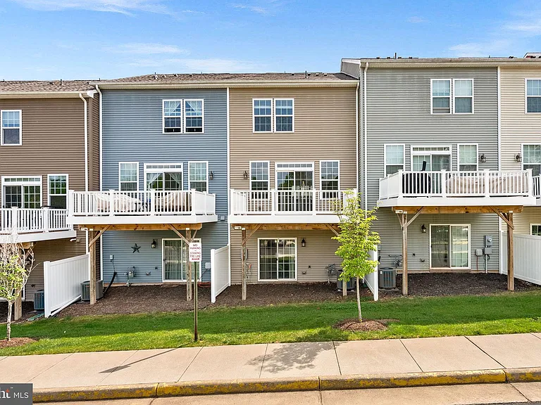 15292 Westham Ct — Photo 44
