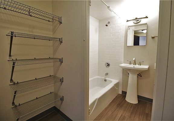 4th image of 1671 N Prospect Ave APT 611