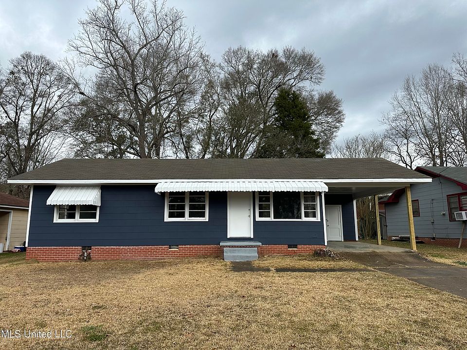 1st image of 2152 2nd St