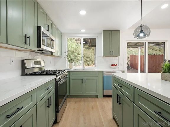 4th image of 1939 Parkland Way