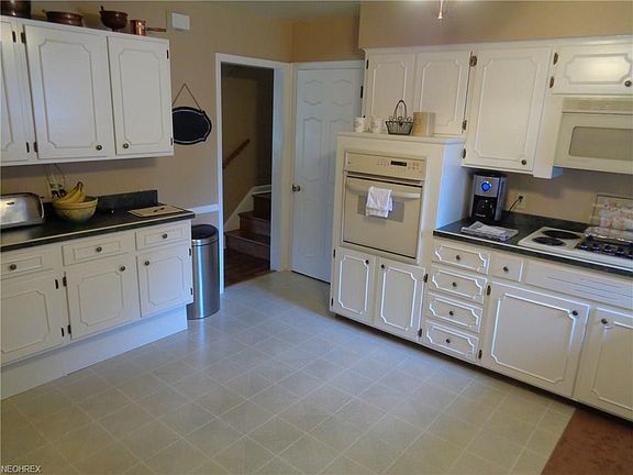5th image of 3219 Calderwood Dr