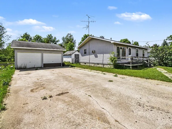 561 Pembroke Dr, Grayling, MI 49738