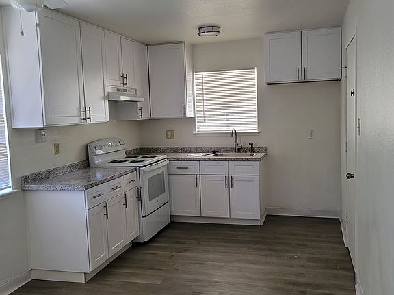 4th image of 1120-1126 Agatha Way #1124