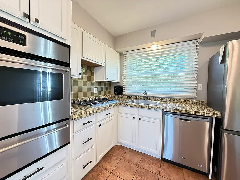 1030 Lakemont Rd — Photo 7