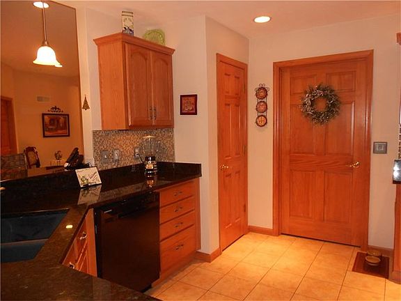 5th image of 710 Westminster Dr