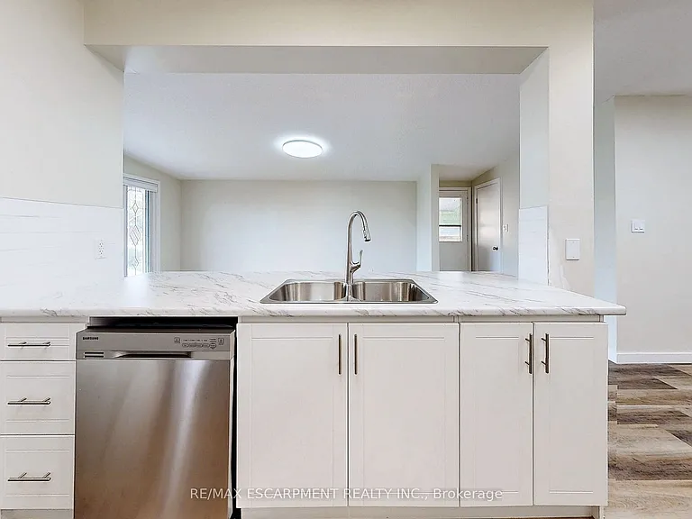 65 Fielding Cres #UPPER — Photo 9