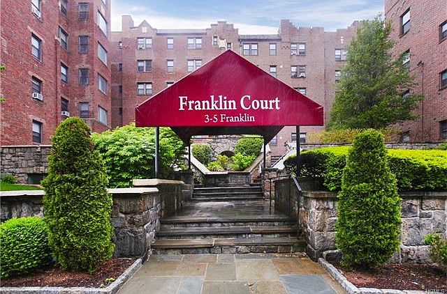 1st image of 5 Franklin Ave APT 4S