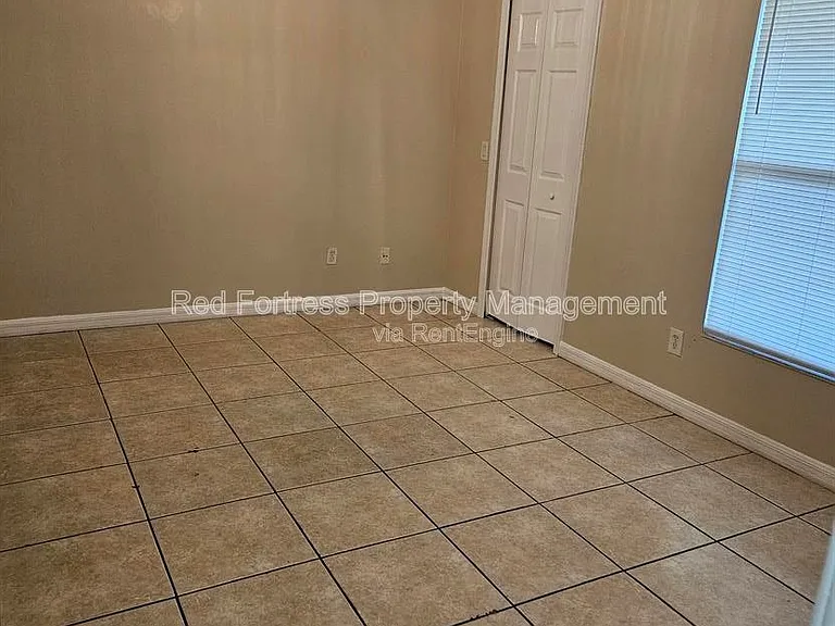 104 Gordon Ave S — Photo 6