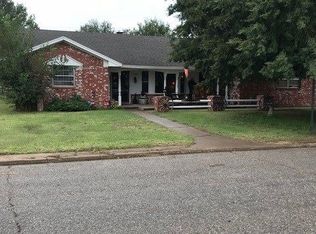 202 Rice Dr, Watonga, OK 73772