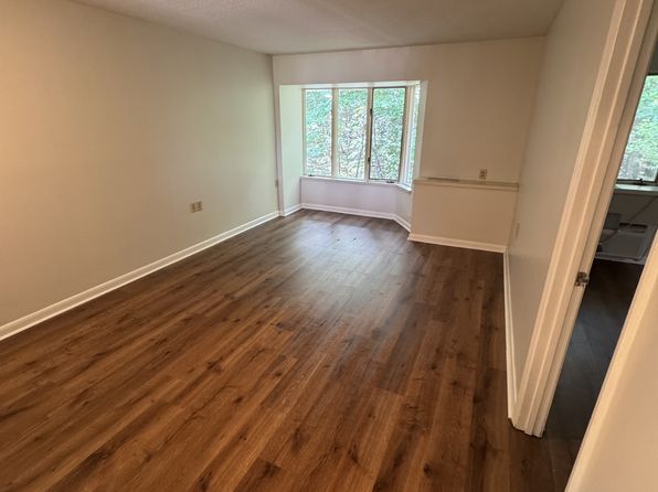 101 Santree Dr #203