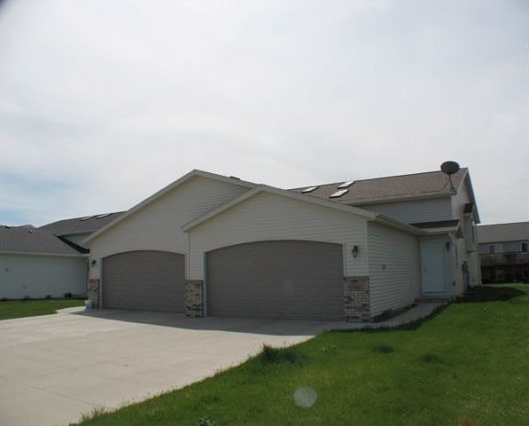 1st image of 1169 43rd Ave W