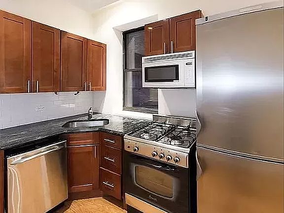 2nd image of 332 E 71st St APT 1B