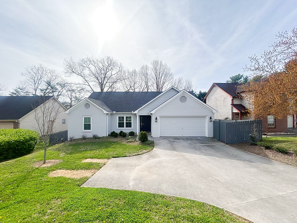 1st image of 910 Claybrook Ct