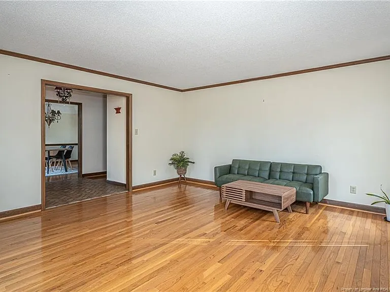 6821 Thames Dr — Photo 8