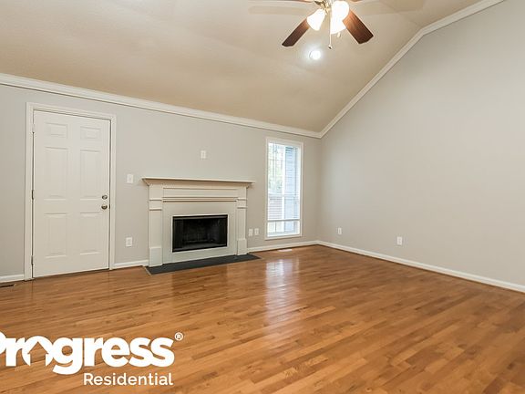 4th image of 2663 Candler Dr