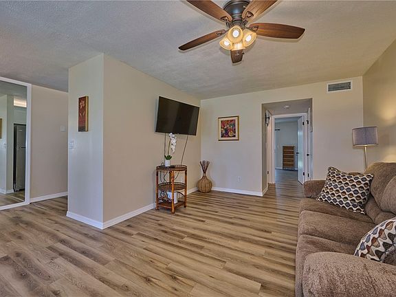4th image of 61 Woodland Dr APT 103