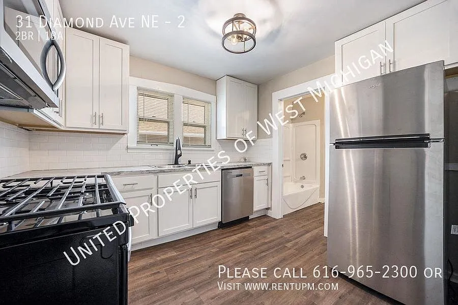 31 Diamond Ave NE #2