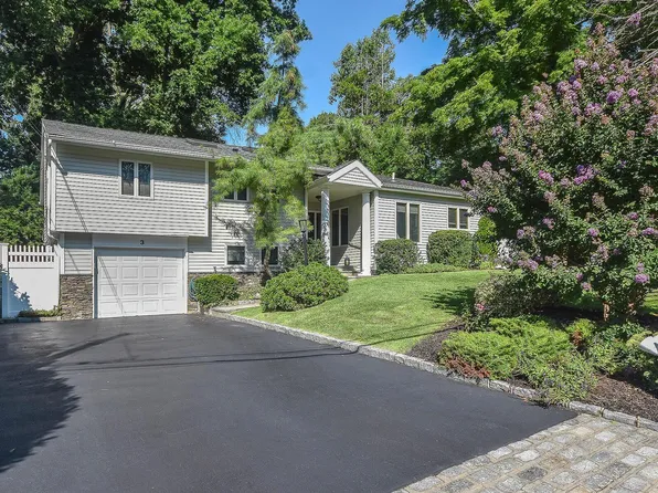 3 Orchard Lane, Sea Cliff, NY 11579