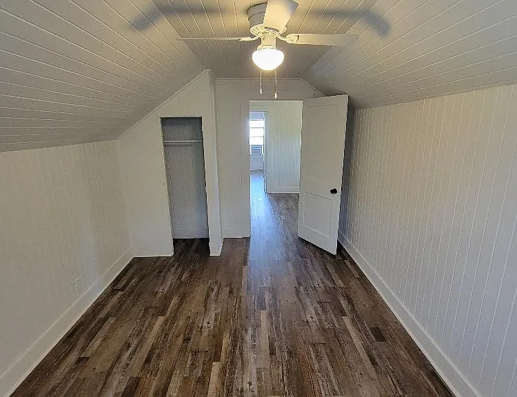 287 S College St — Photo 28