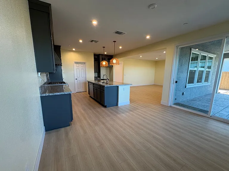 7602 Afonso Way — Photo 5