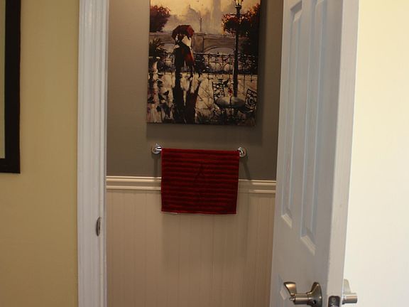 powder room (1st floor)