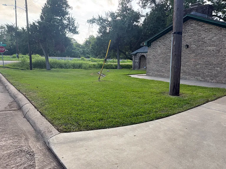 137 Old Angleton Rd — Photo 15