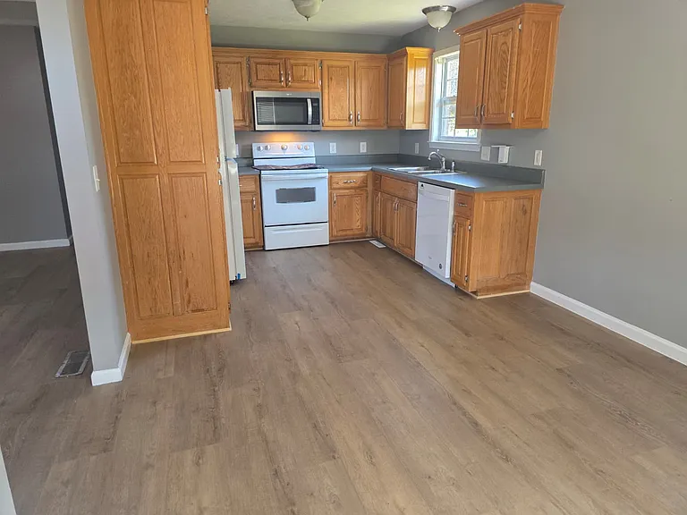 112 Irish Oaks Dr — Photo 7