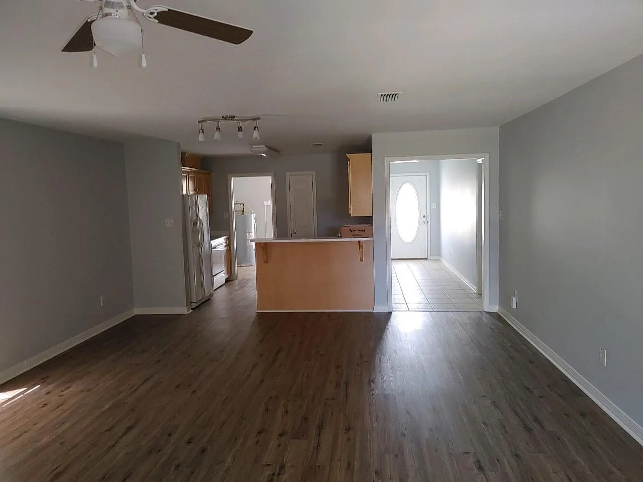 3 bed, 1425 sqft, $1,950 — Photo 4