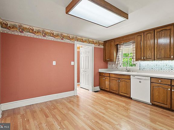 3rd image of 43699 Hay Rd