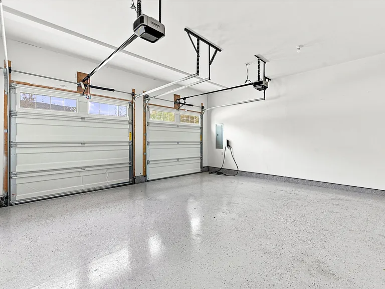 160 Shilling Ave — Photo 5