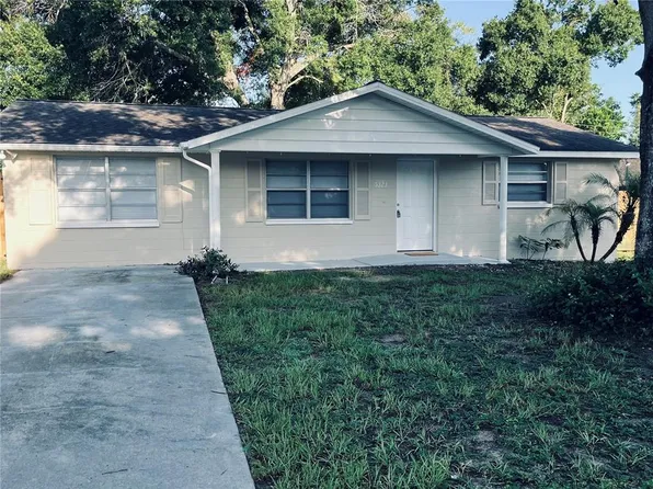 5323 Satsuma Dr, Zephyrhills, FL 33542