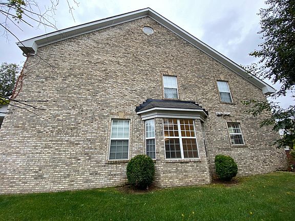 3rd image of 13822 Custis Sq