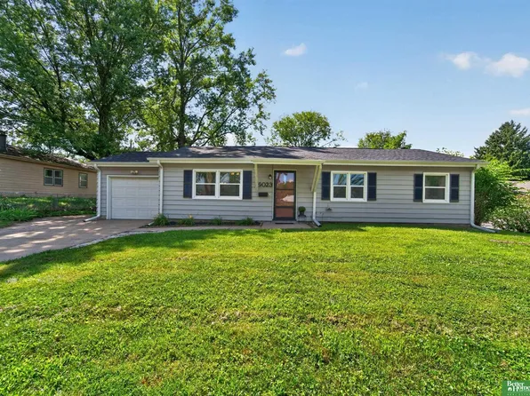 9023 Lamont St, Omaha, NE 68124