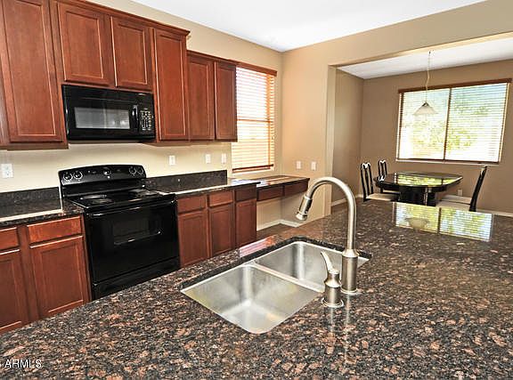 5th image of 695 W Desert Canyon Dr