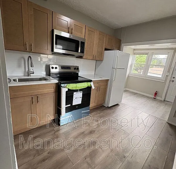 119 N 9th St #101 — Photo 5