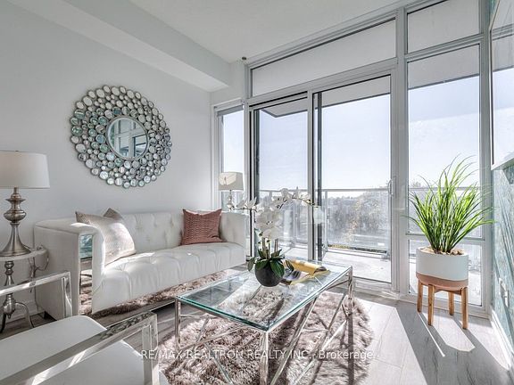 2nd image of 621 Sheppard Ave E #628