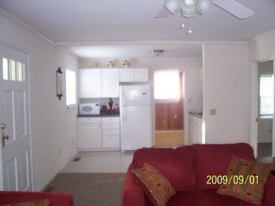 5th image of 513 Barefoot St