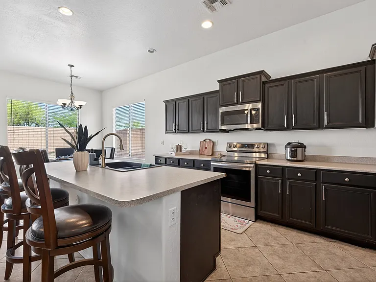 17846 W Buckhorn Dr — Photo 38